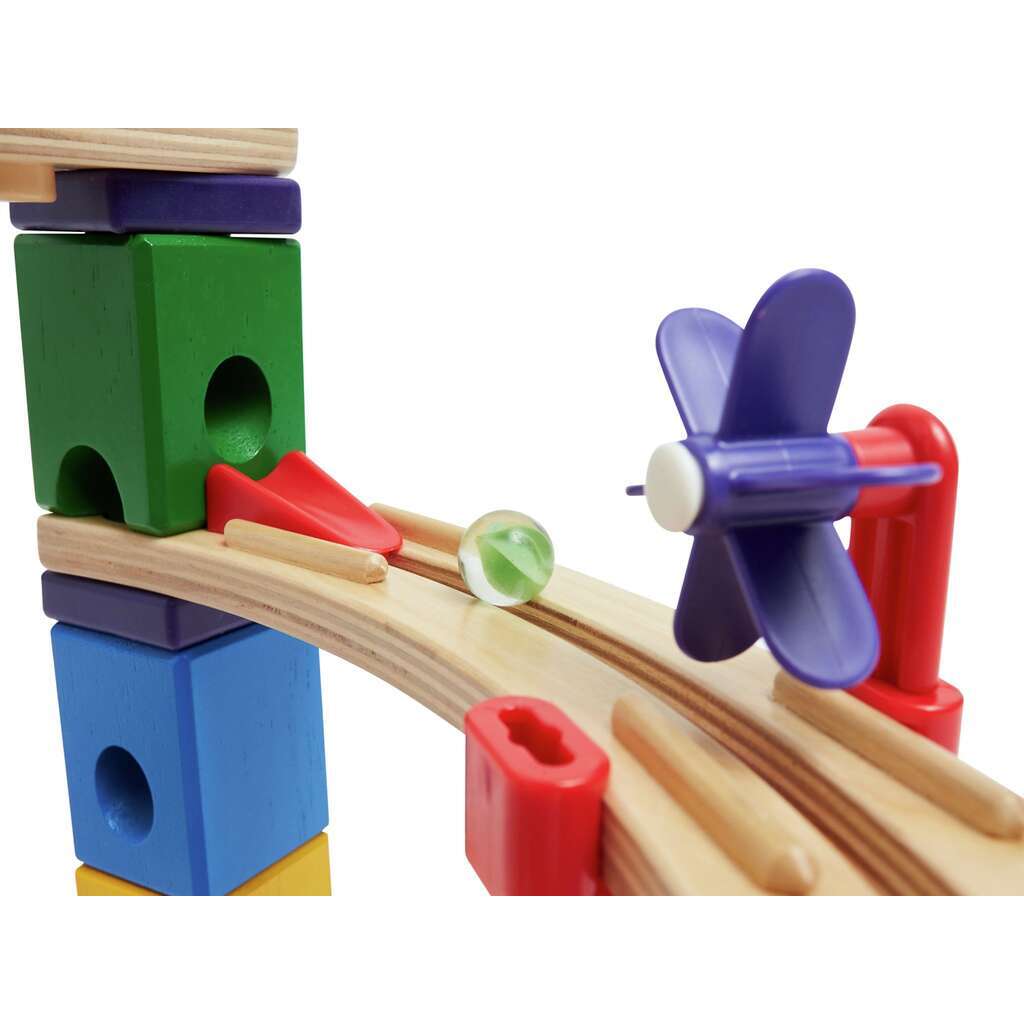 )Pre-Order) Hape Race to the Finish