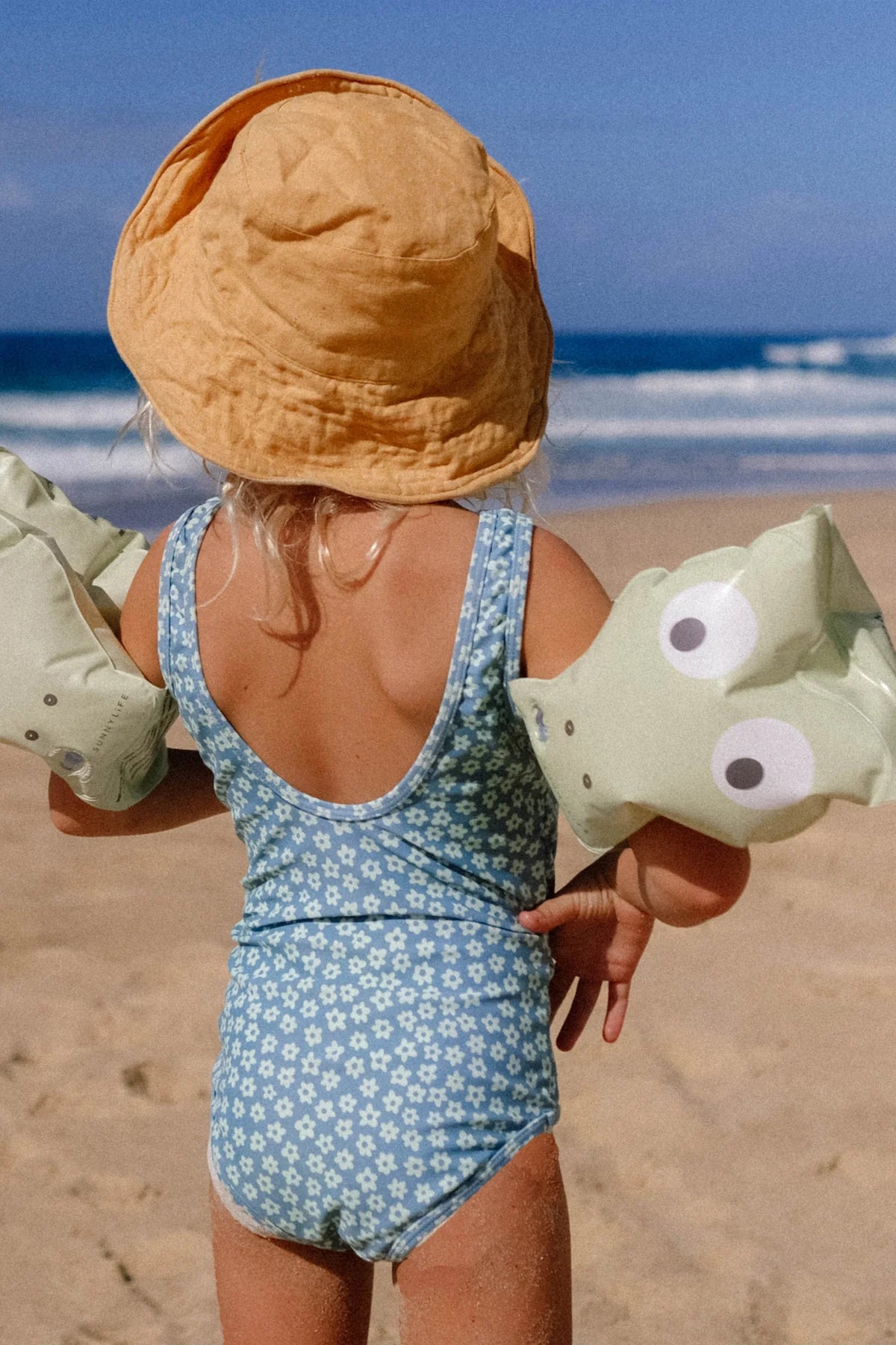 Sunnylife Kids Cookie the Croc Inflatable Arm Bands