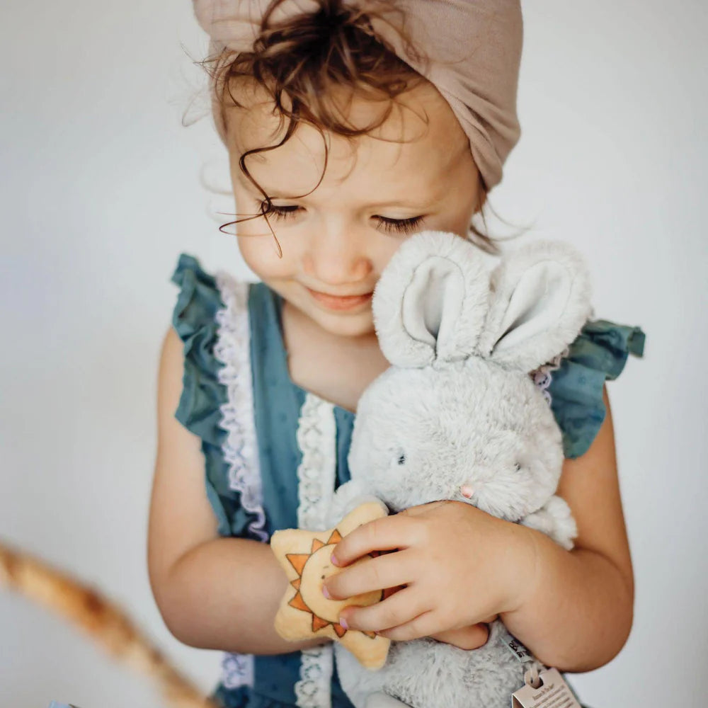 (PRE-ORDER) Bunnies By The Bay, Cricket Island Bloom Bunny