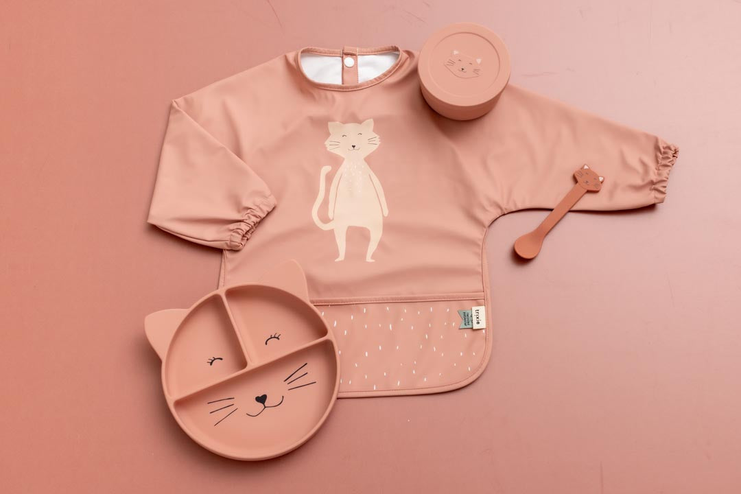 (Pre-Order) SALE Trixie Water-repellent bib with sleeves - Mrs. Cat