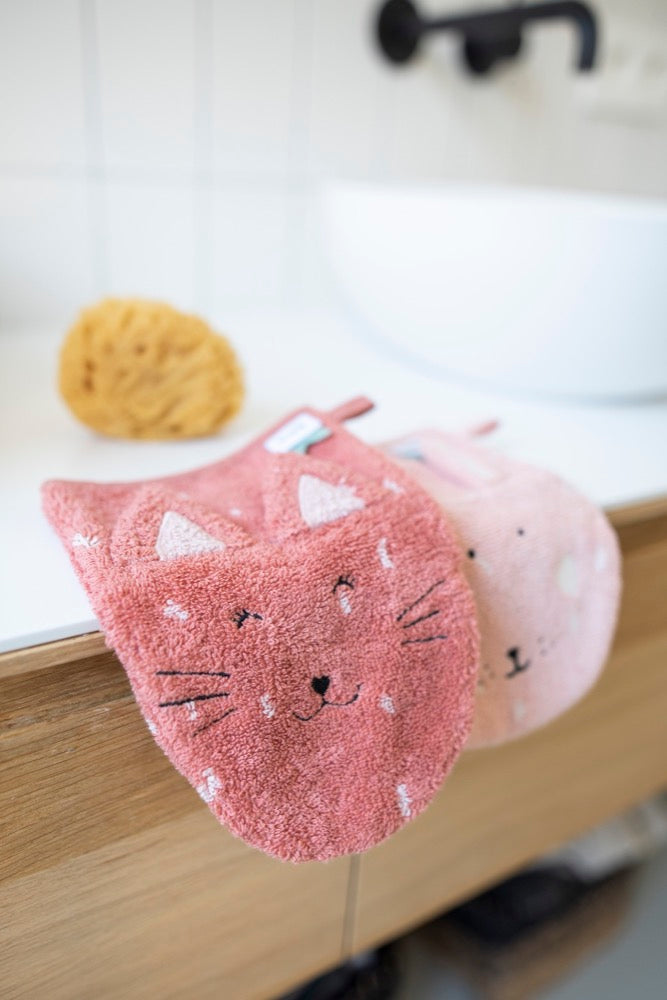(Pre-Order) SALE Trixie Wash mitt 2-pack | Mrs Cat - Mrs Rabbit