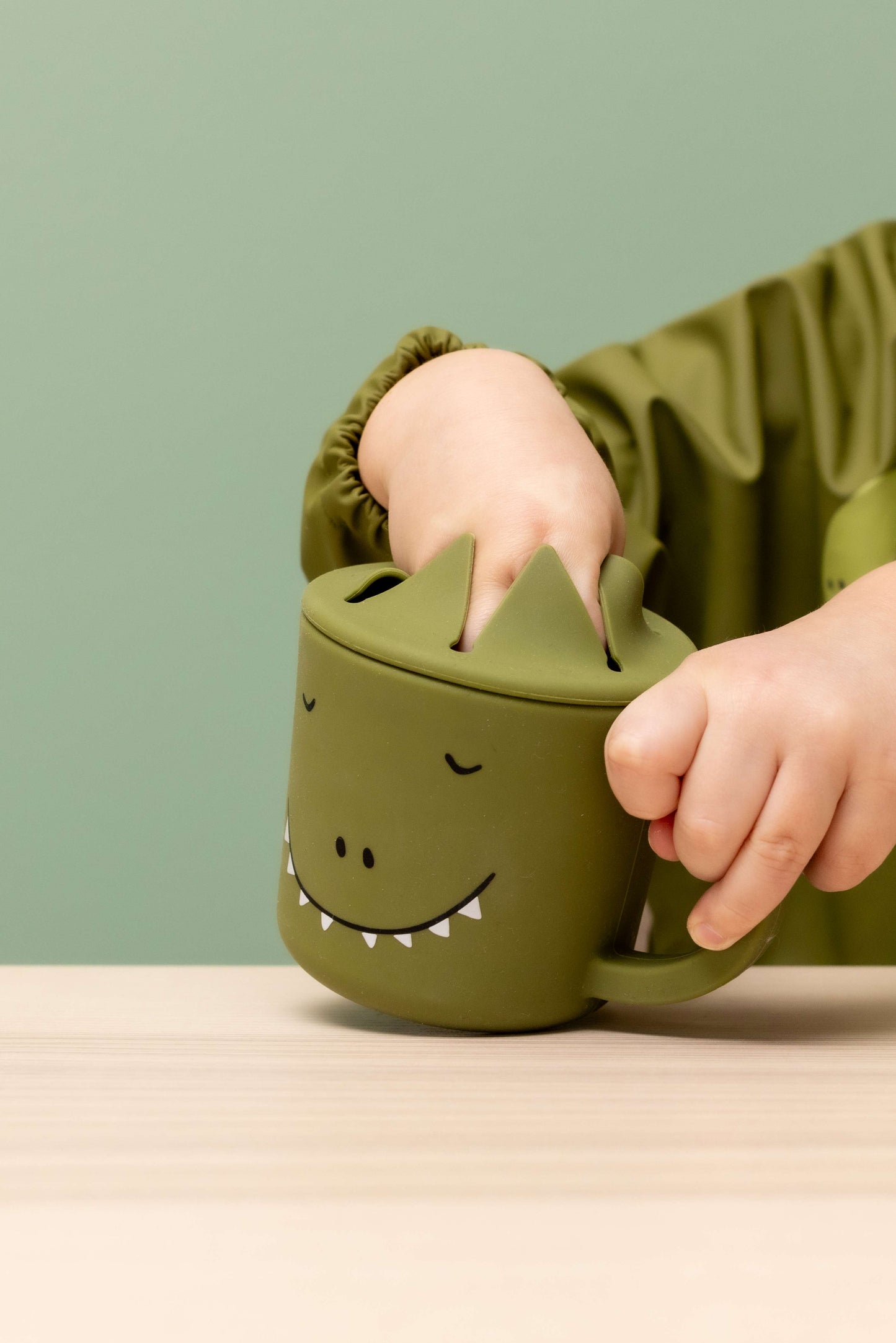 (Pre-Order) SALE Trixie Silicone snack cup - Mr. Dino
