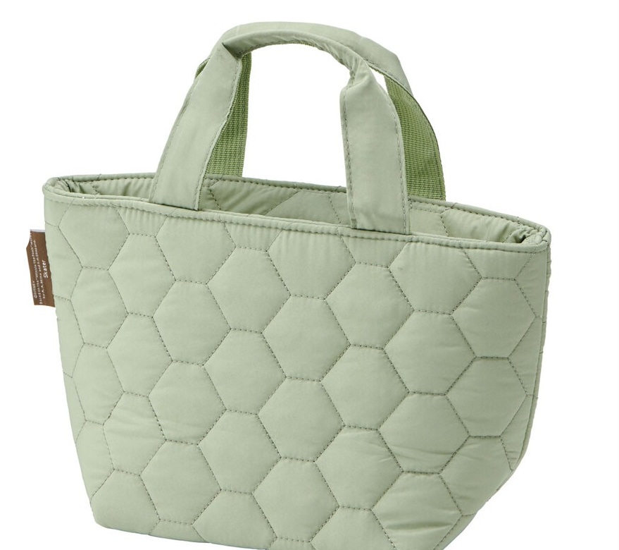 (Pre-Order) Skater Lunch Bag Quilted Fabric Warm Cold Insulation Lunch Bag  Winnie the Pooh