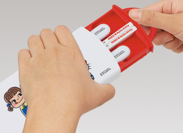 (Pre-Order) Skater Children's Antibacterial Lunch Box Trio Set Easy to Open Sliding Type (Set of Chopsticks, Spoon, Fork) Peko-chan ×Hello Kitty