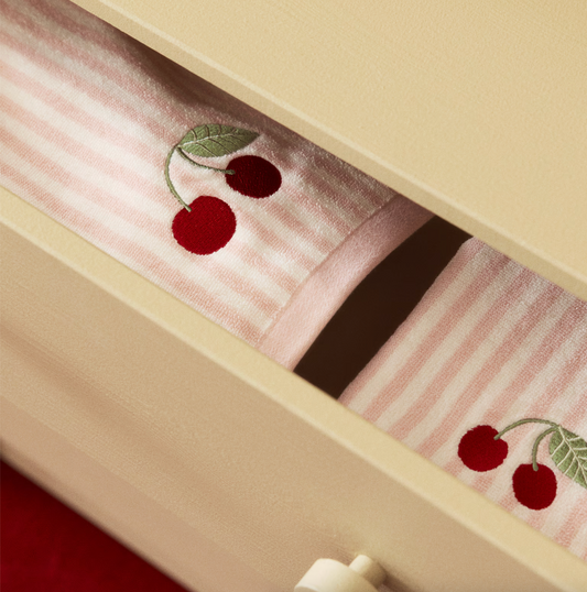 (Pre-order) H&M Home Embroidery-detail bath towel - Cherry 60x125cm