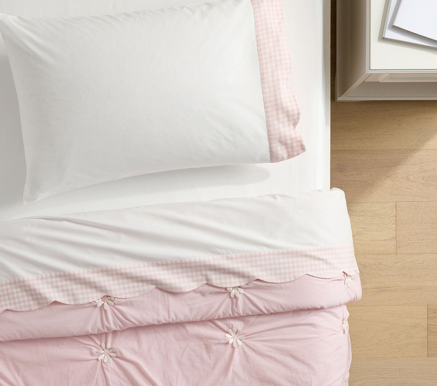 (Pre-Order) Pottery Barn Kids AERIN Gingham Scallop Cuff Sheet Set