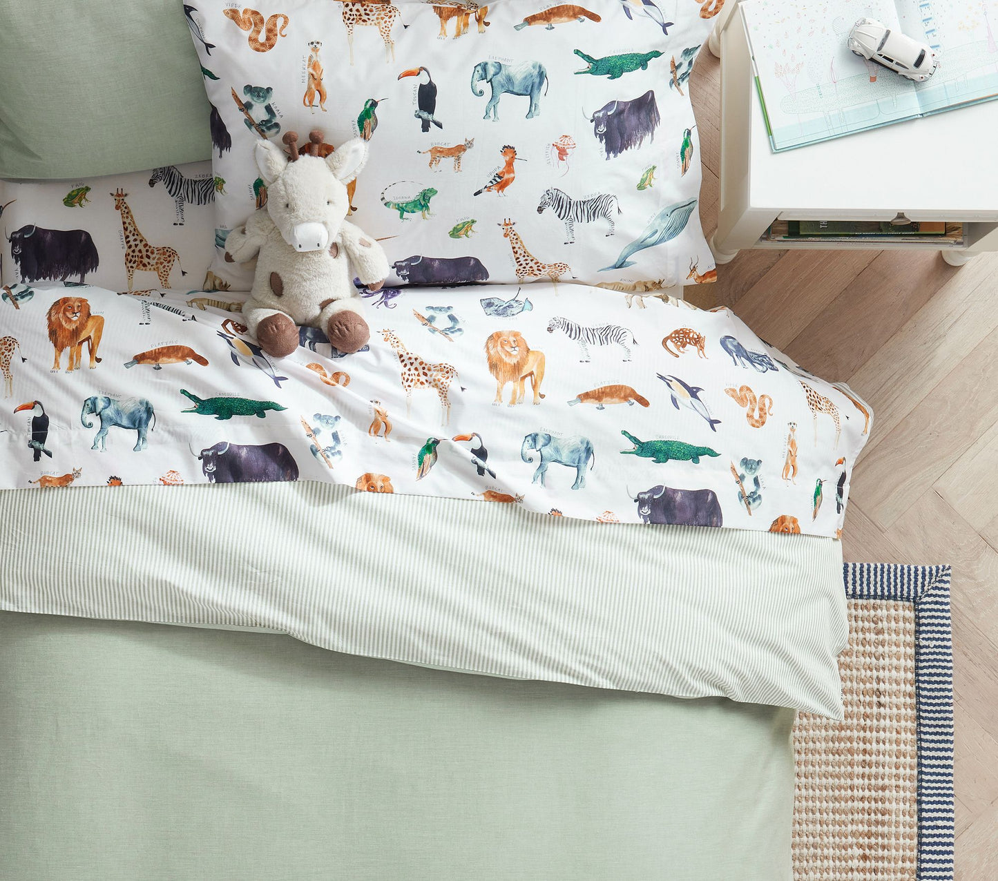 (Pre-Order) Pottery Barn Kids Brendan Animals Organic Sheet Set & Pillowcases