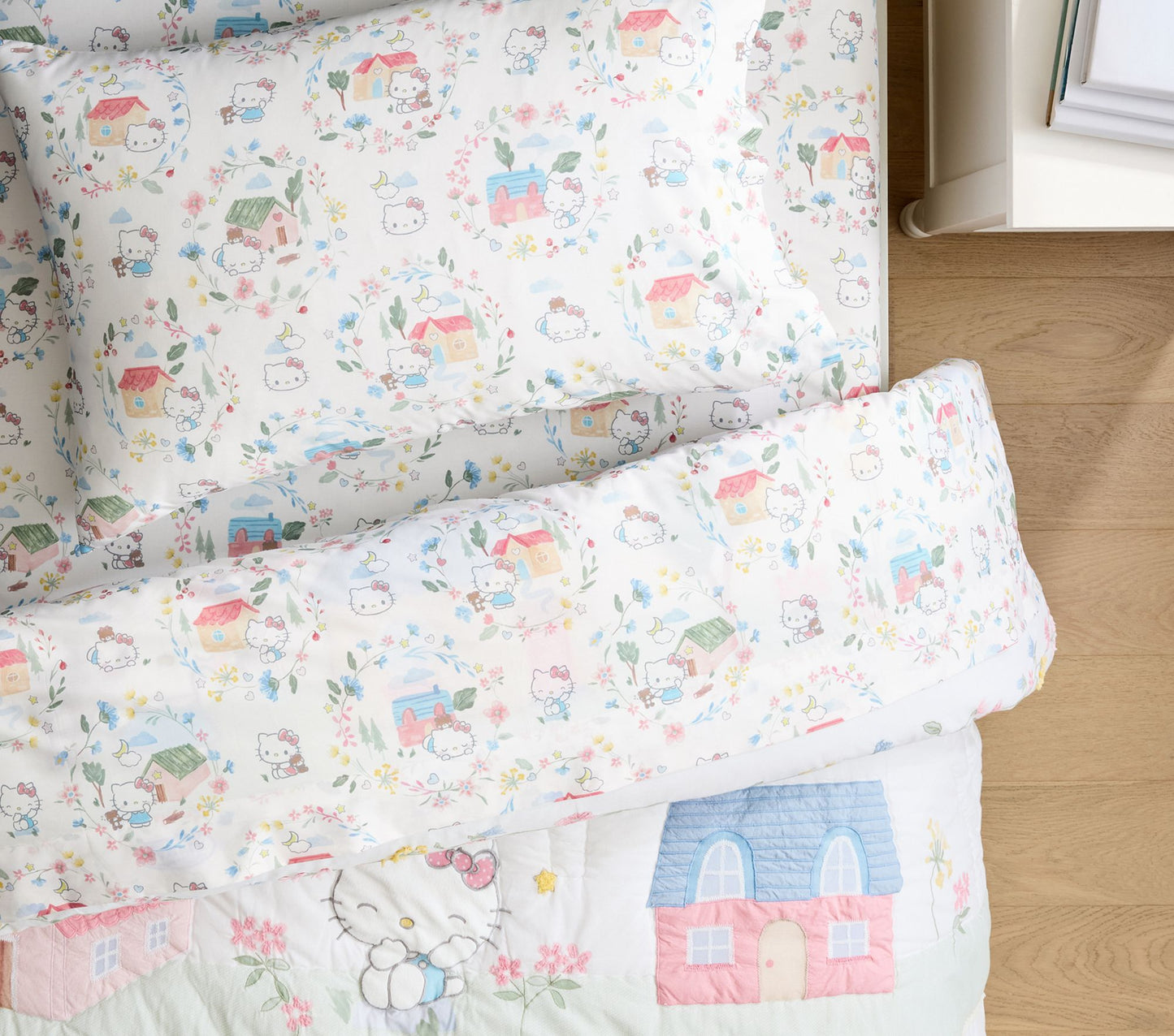 (Pre-Order) Pottery Barn Kids Hello Kitty® Cottage Organic Sheet Set