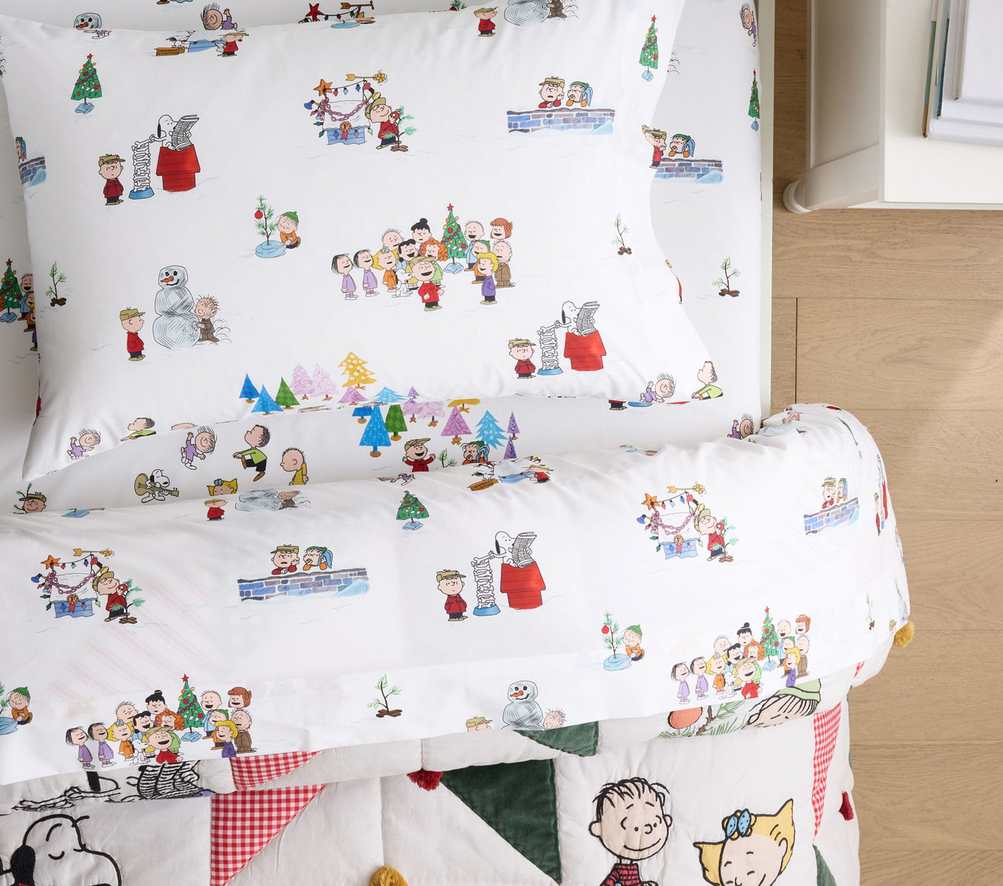 (Pre-Order) Pottery Barn Kids Peanuts Charlie Brown Holiday Organic Sheet Set