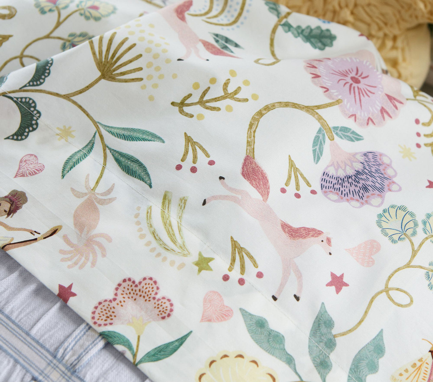 (Pre-Order) Poterry Barn Kids Storybook Friends Organic Sheet Set